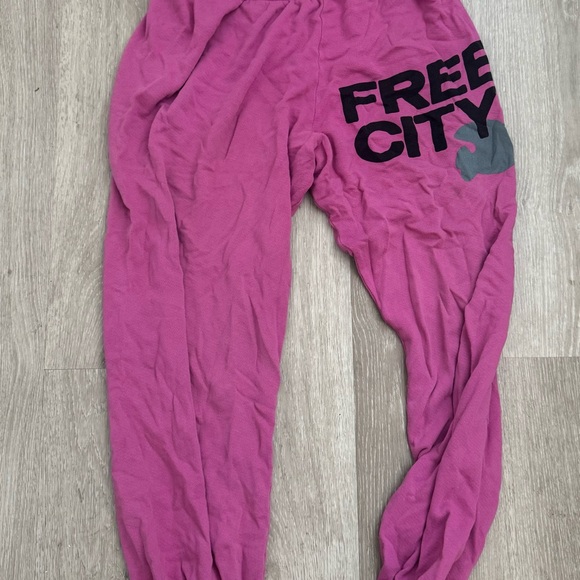 Free City Sweats! - Picture 2 of 2